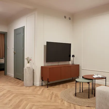 Hugo - Stare - Garaz Gratis !!! *